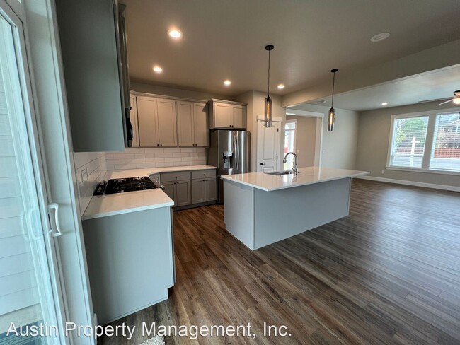 Building Photo - 4 br, 2.5 bath House - 764 NW 27th Street