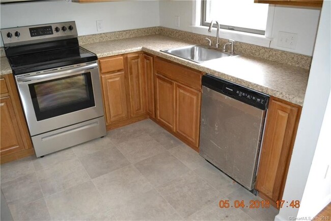 Building Photo - 406 Lake Vista Dr
