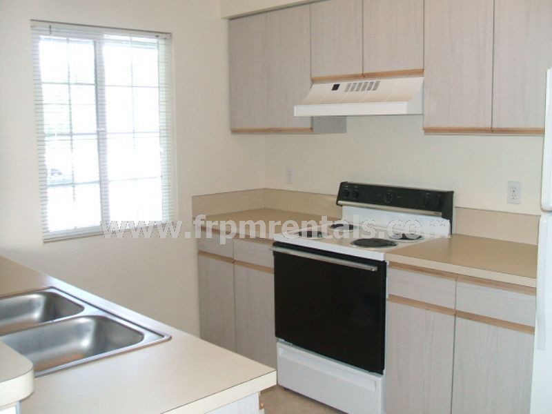 Building Photo - 565 S Workland Ln