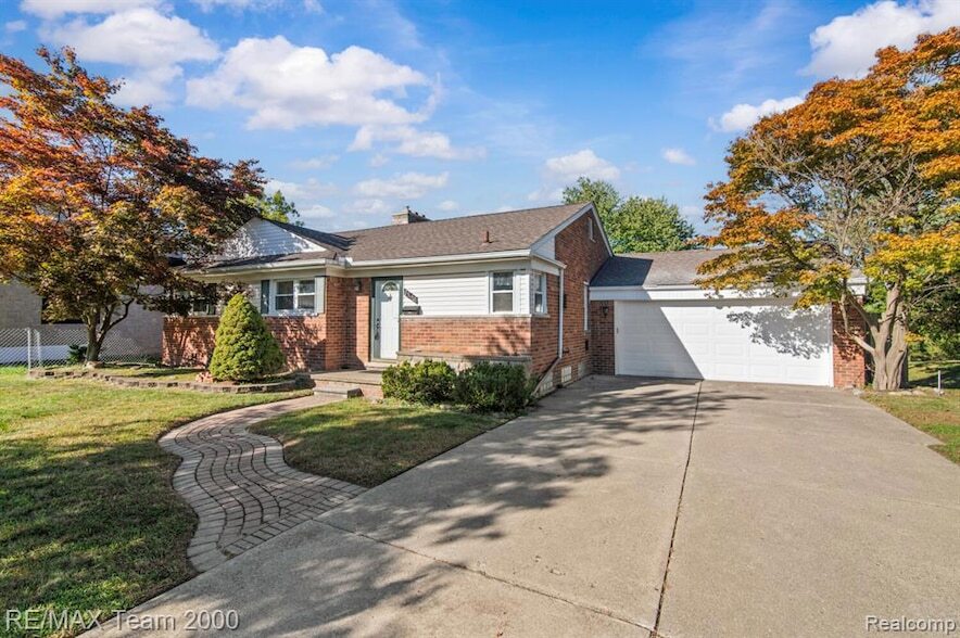 Primary Photo - 25152 Fairway Dr