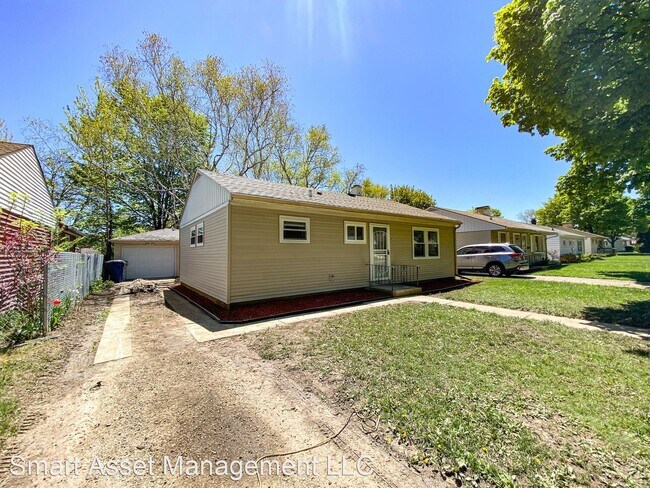 Building Photo - 3 br, 1 bath House - 7407 West Sheridan Av...