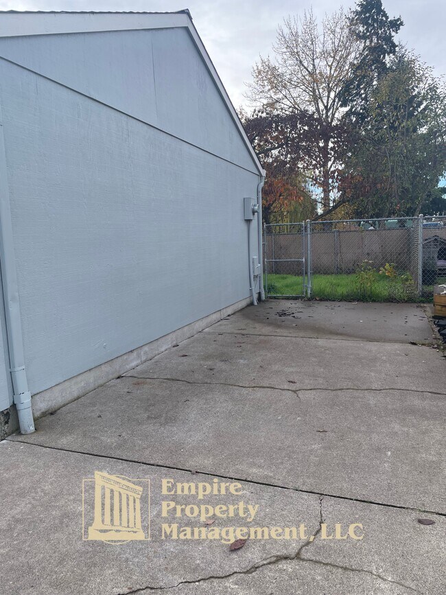 Foto del edificio - 3819 Dove Ln