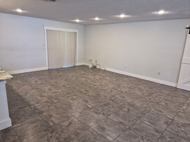 Building Photo - 10509 Montpelier Cir