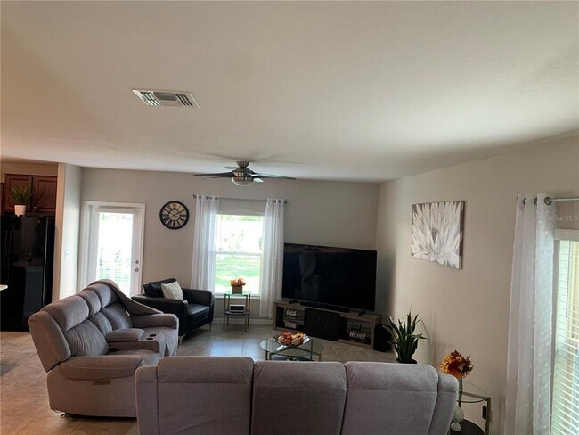 Foto del edificio - 10460 Carloway Hills Dr