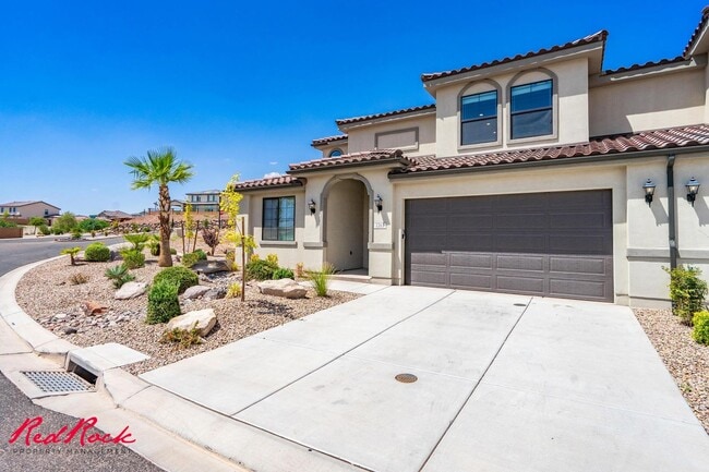 Building Photo - Bright and Beautiful 5 Bedroom Townhome in...