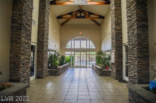 Foto del edificio - 9050 W Warm Springs Rd