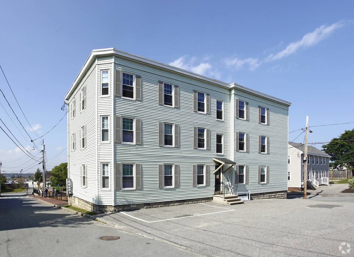 Primary Photo - 52 Myrtle St