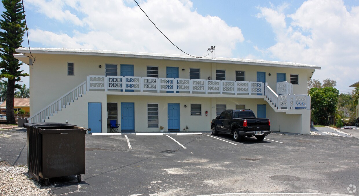 Foto del edificio - 5810 NE 14th Rd