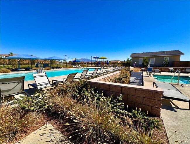 Foto del edificio - 35448 Price St