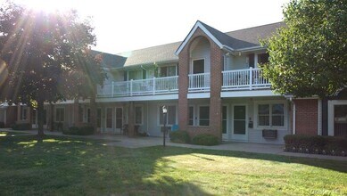 Building Photo - 870 Little East Neck Rd