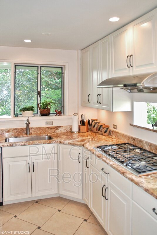 Building Photo - 10300 Farnham Dr