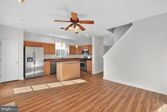 Building Photo - 5015 Leasdale Rd