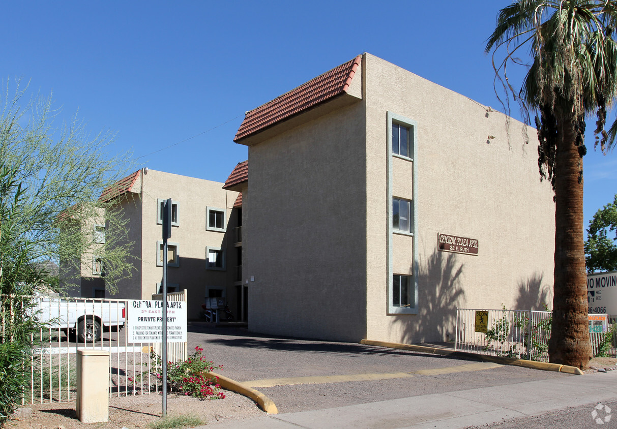 Primary Photo - Central Plaza Apartments