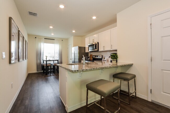 Building Photo - 120 ORMOND GRANDE Blvd