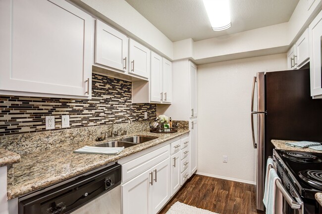 Interior Photo - Waterstone Alta Loma Apartments