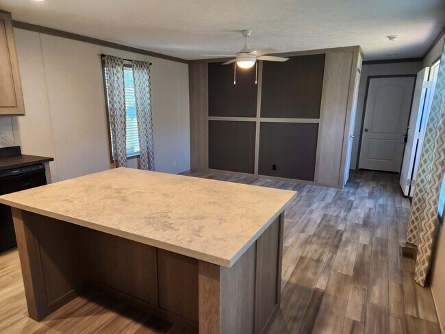 Foto del edificio - 3617 N Grand Ave E