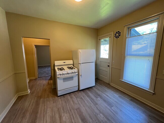 Foto del edificio - 215 Prospect Ave NE