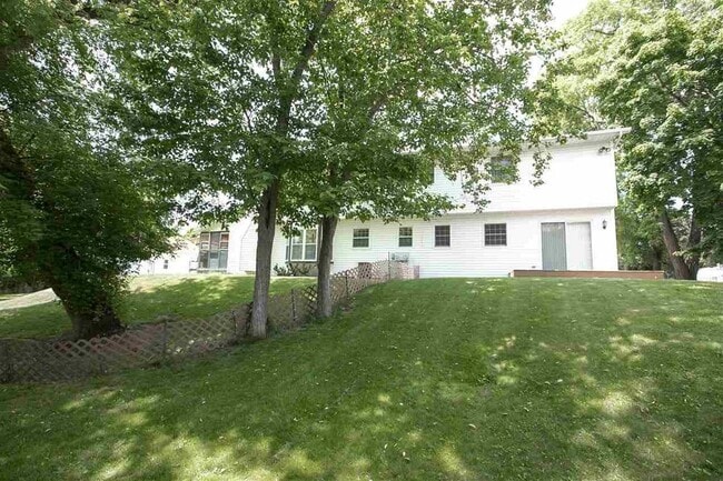 Back Yard - 1140 S Bluemound Dr