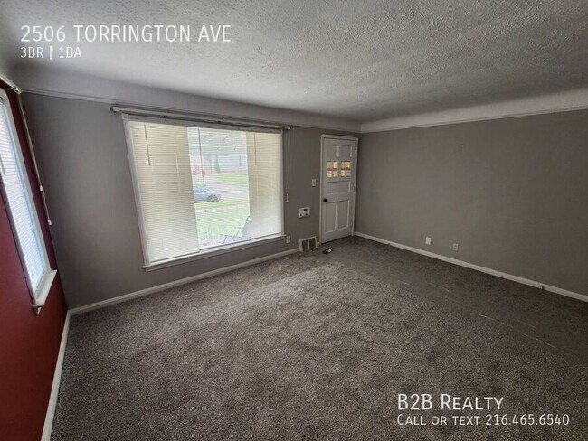 Building Photo - 2506 Torrington Ave