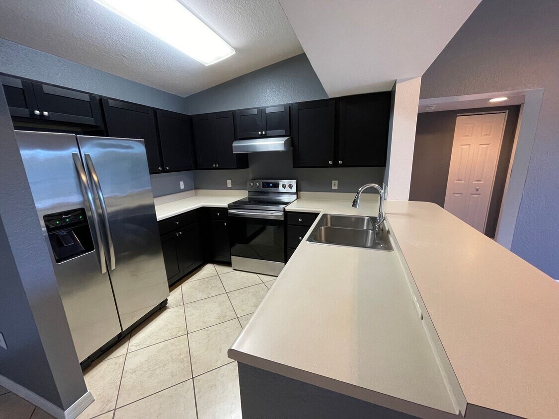 8224 Key Royal Cir, Naples, FL 34119 Condo for Rent in Naples, FL