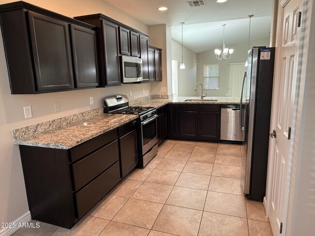 Building Photo - 2682 E Gillcrest Rd