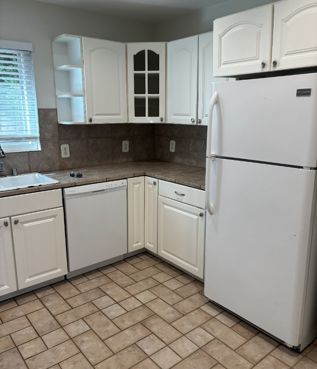 Foto del edificio - 425 Lincoln Ave