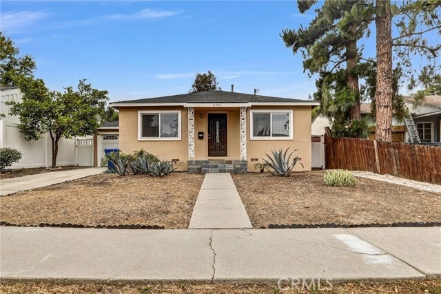 Building Photo - 5731 Lasaine Ave