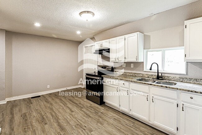 Building Photo - 111 Spruce Ave
