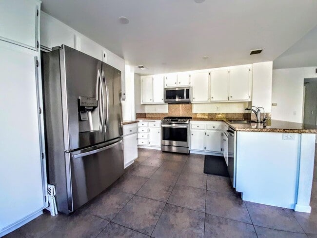 Building Photo - 8928 Sage Ct