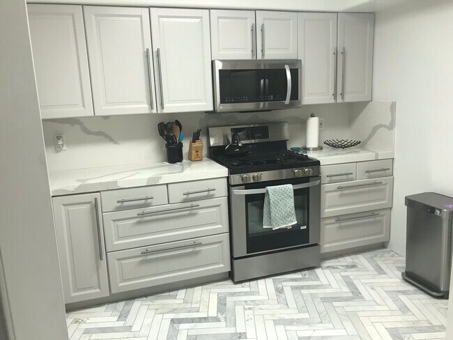 1st fl Kitchen - 3401 Barham Blvd