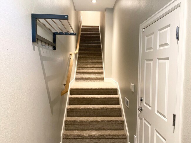 Foto del edificio - Beautiful SW Portland 2 Bedroom Townhome O...