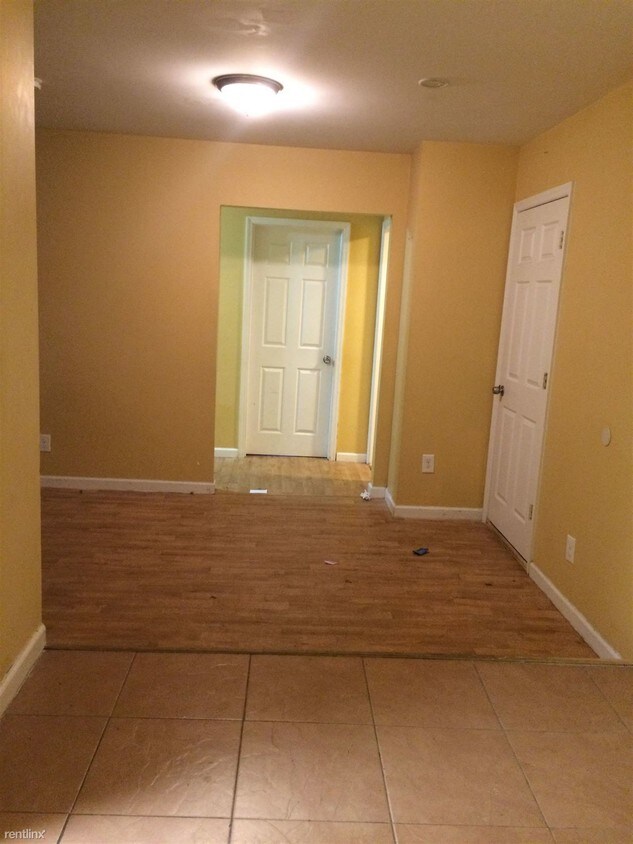 Building Photo - 2 br, 1 bath Apartment - 72 Main St