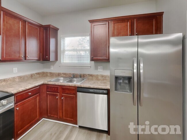 Foto del edificio - 3140 Broadleaf Trail Rd