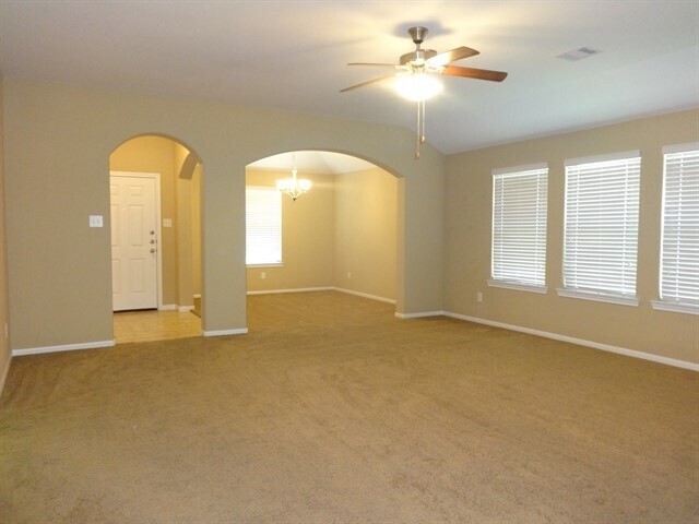 Foto del edificio - 28606 Lockeridge Farms Dr