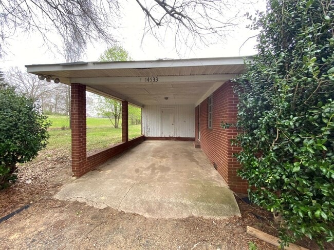 Building Photo - 14533 Idlewild Rd