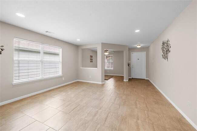 Building Photo - 29223 Legends Hill Dr