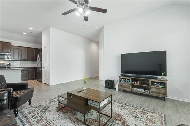 Foto del edificio - 1704 Emilia Dr