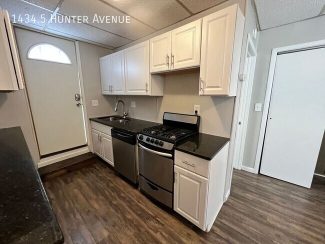 Building Photo - 1 Bed 1 Bath Close to Campus, Available Fa...