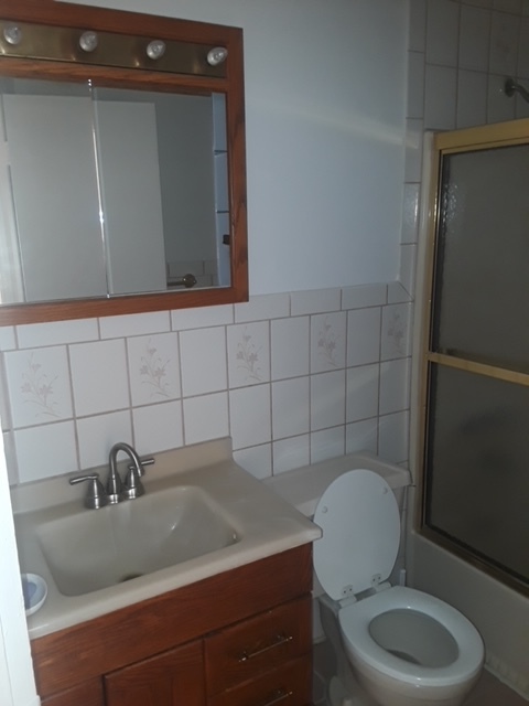 Foto del edificio - 1674 Bell Blvd