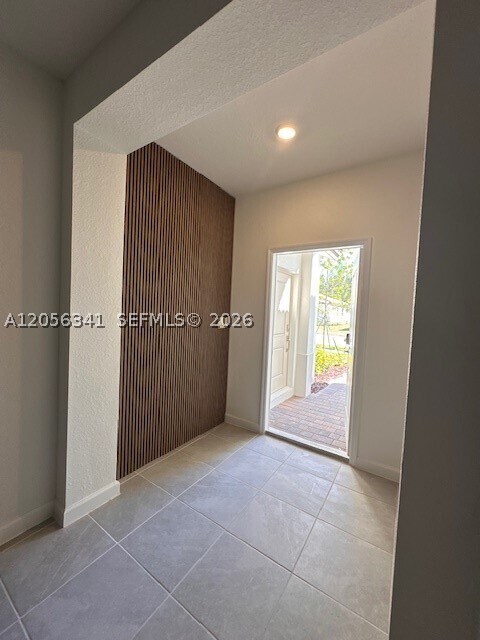 Building Photo - 2265 SE 30th Dr