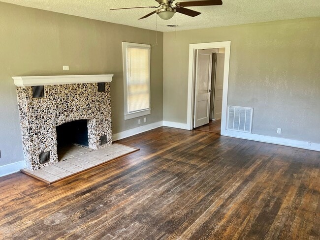 Building Photo - West End Home For Rent!