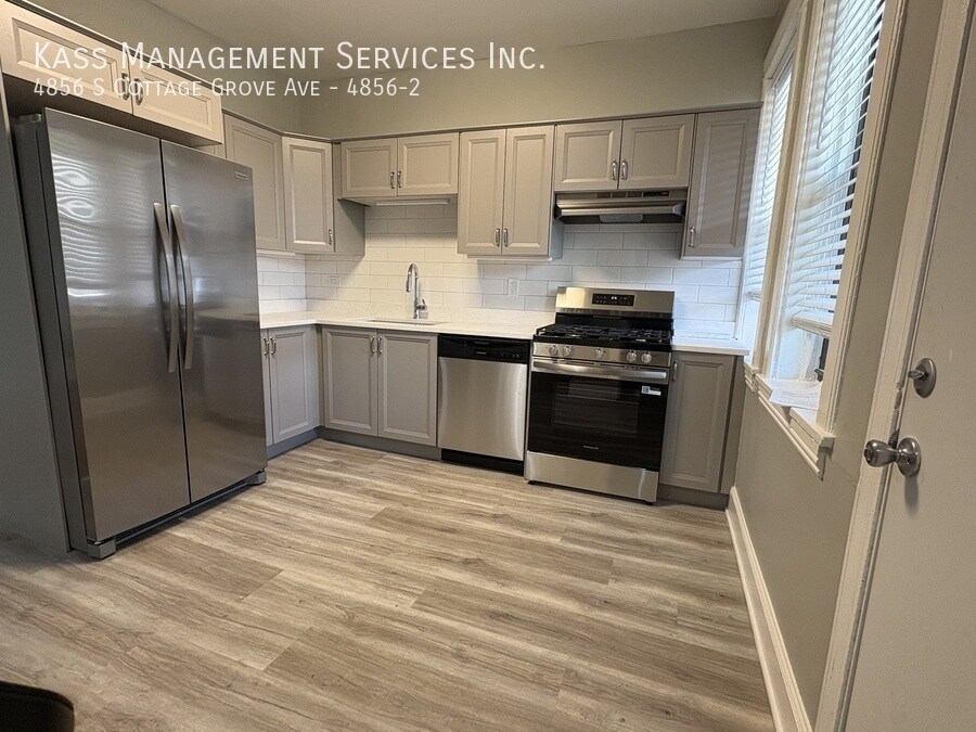 Foto principal - 4856 S Cottage Grove Ave