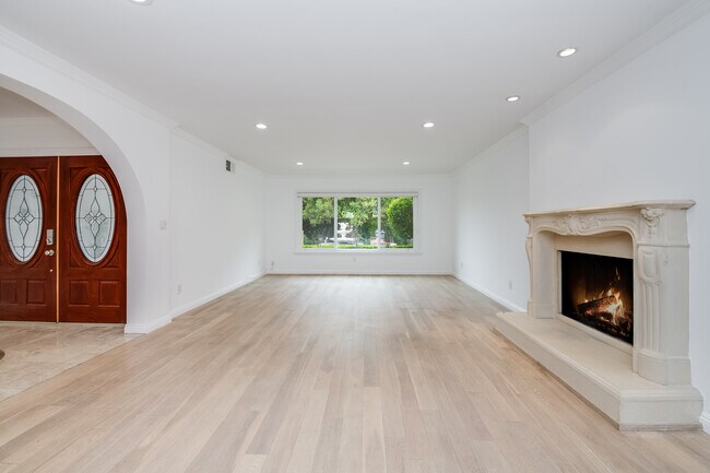 Foto del edificio - 1622 W Oak St