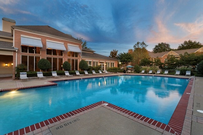 Building Photo - The Vineyards