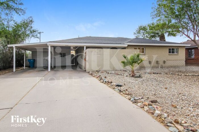 Primary Photo - 3402 N 23rd Dr