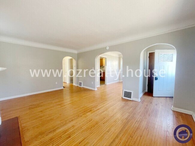 Foto del edificio - 3509 Douglas Rd