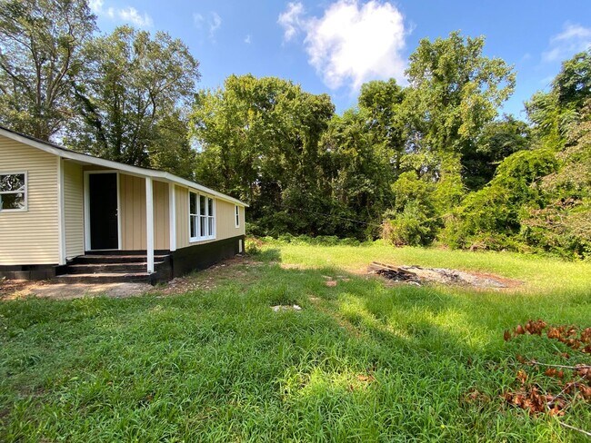 Foto del edificio - Newly remodeled home is located in Lancast...