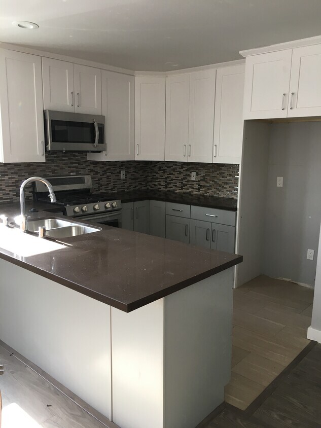 Kitchen - 4203 Verdant St