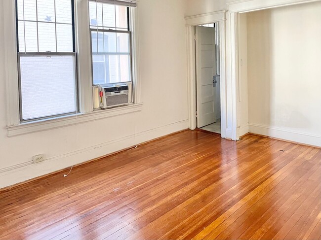 Foto del edificio - 1715 P St NW