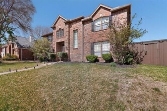 Building Photo - 2701 Scenic Dr